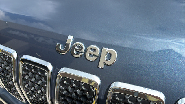 Used 2019 Jeep Cherokee Limited AWD/4WD image 39