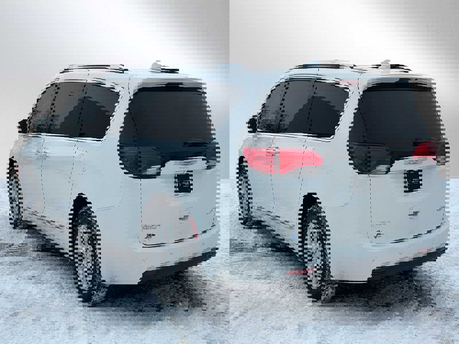 Used 2020 Chrysler Pacifica Limited image 5