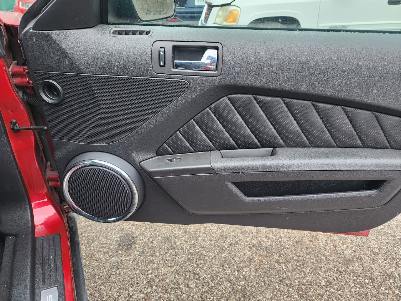 Used 2010 Ford Mustang Coupe image 7