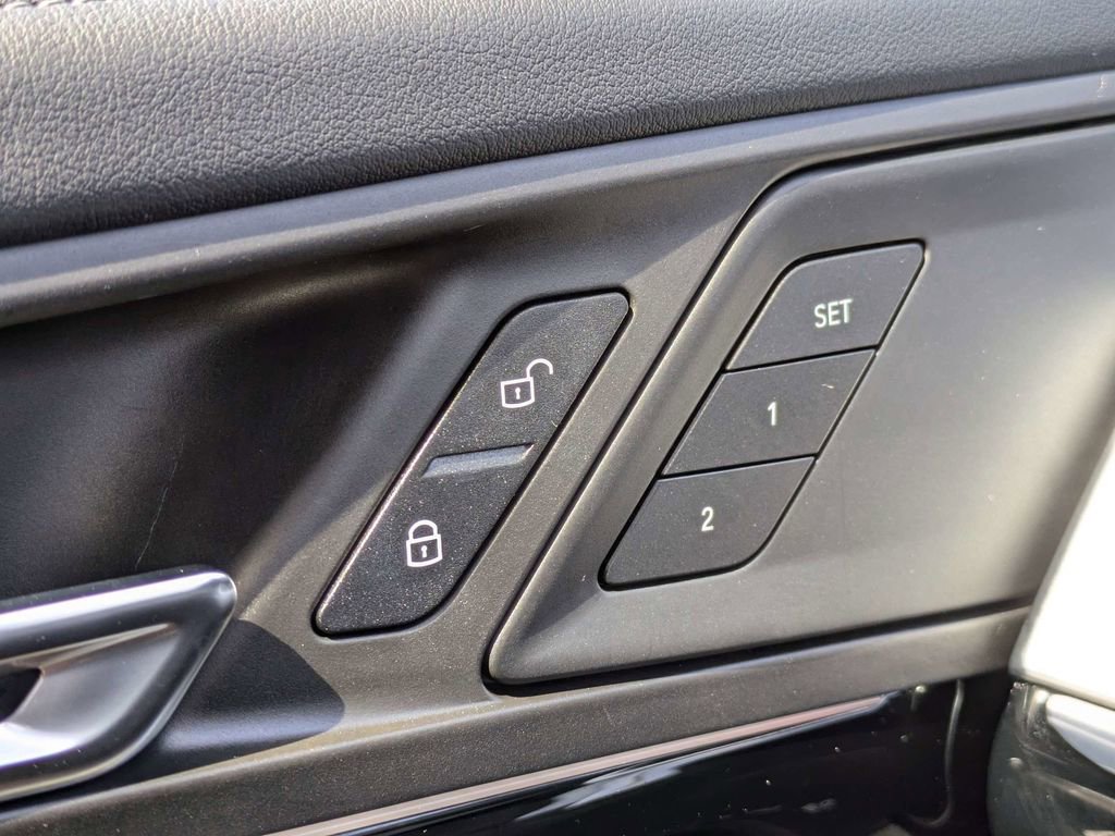 Used 2025 BMW X1 xDrive28i image 21