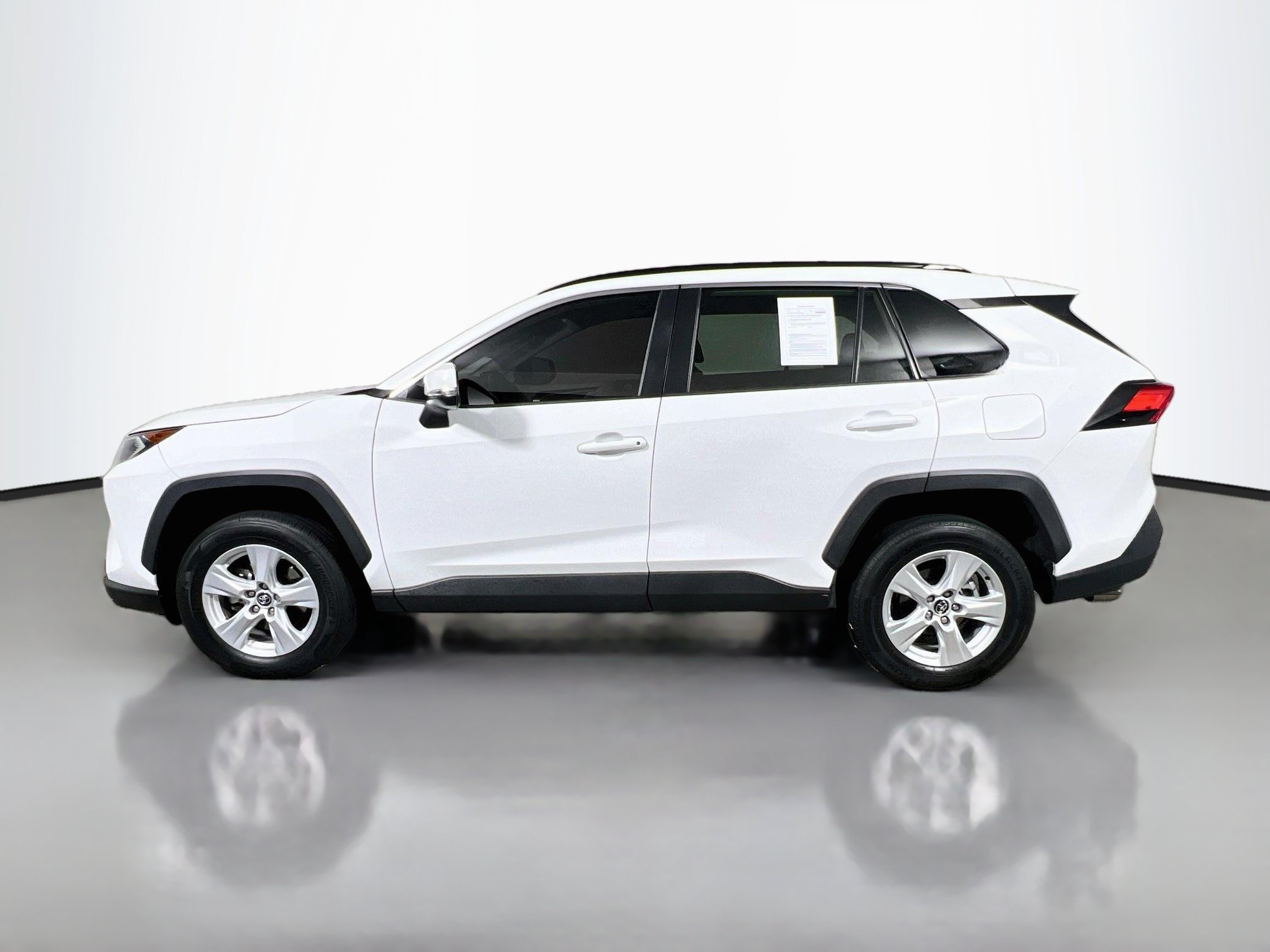 Used 2021 Toyota RAV4 XLE FWD image 9