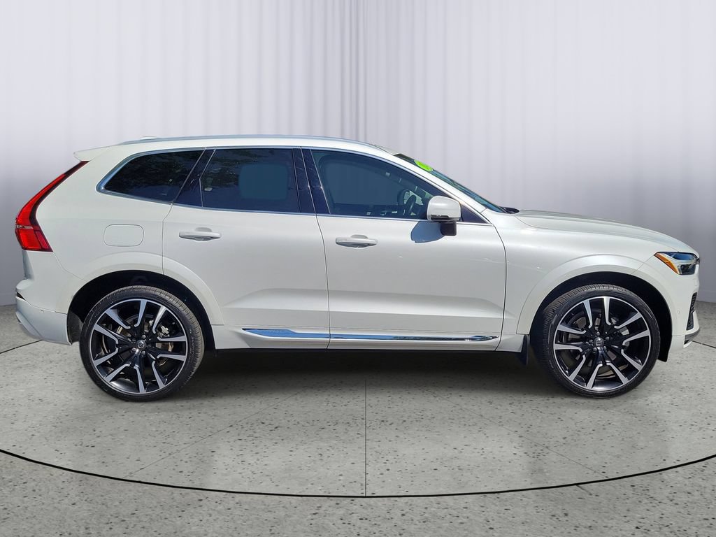 Used 2023 Volvo XC60 T8 Ultimate w/ Climate Package AWD/4WD image 3