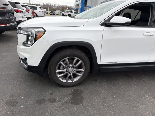 Used 2024 GMC Terrain SLT image 8