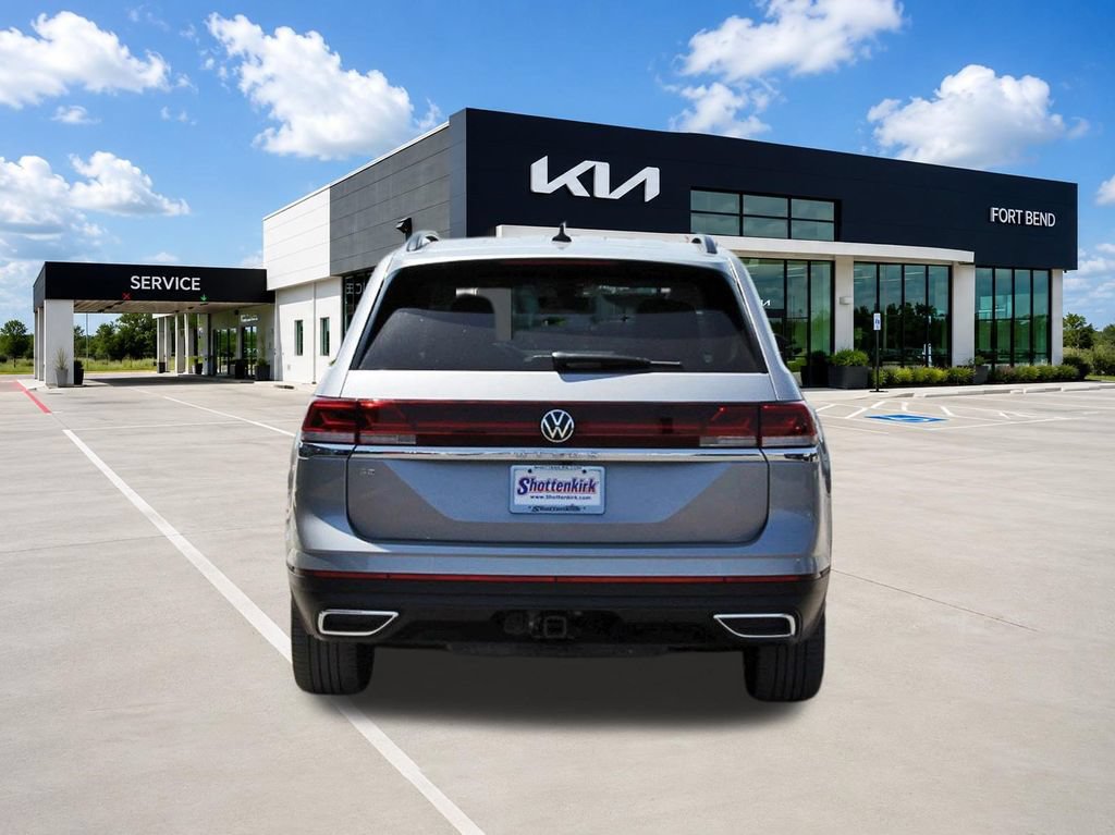 Used 2025 Volkswagen Atlas SE FWD image 6