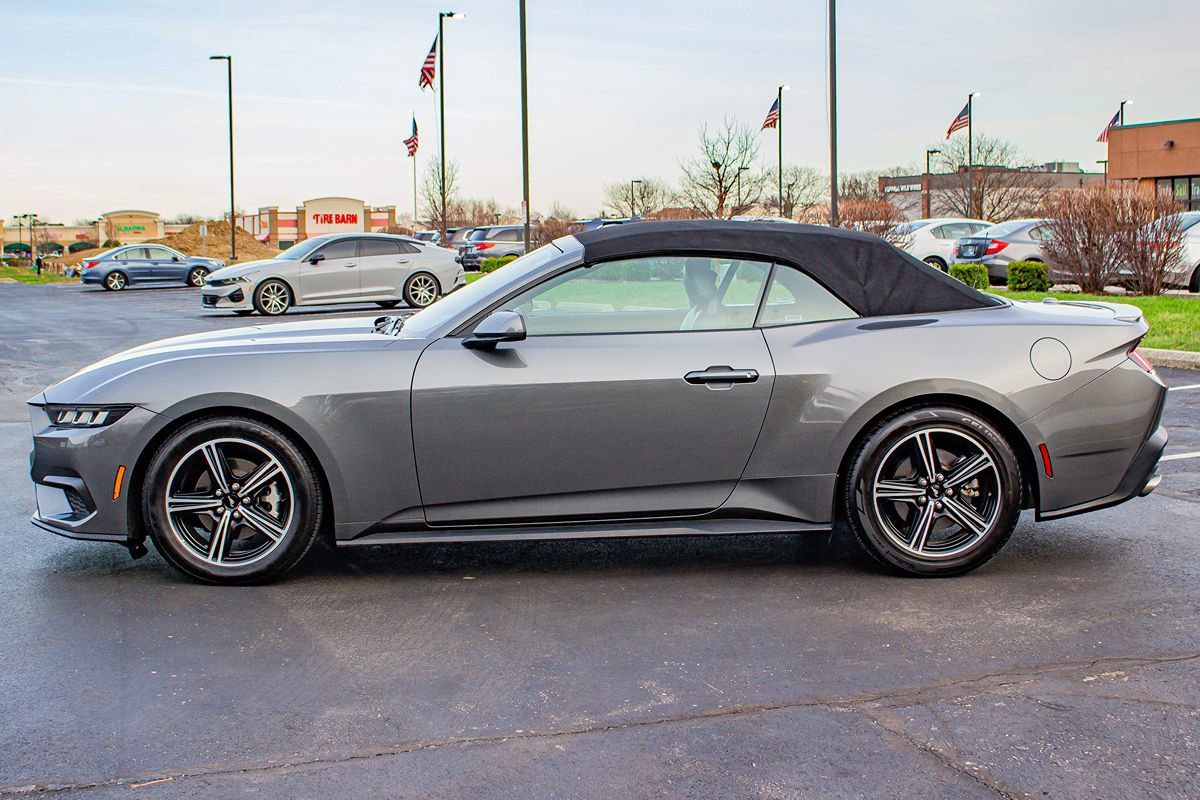 Used 2024 Ford Mustang Premium RWD image 5