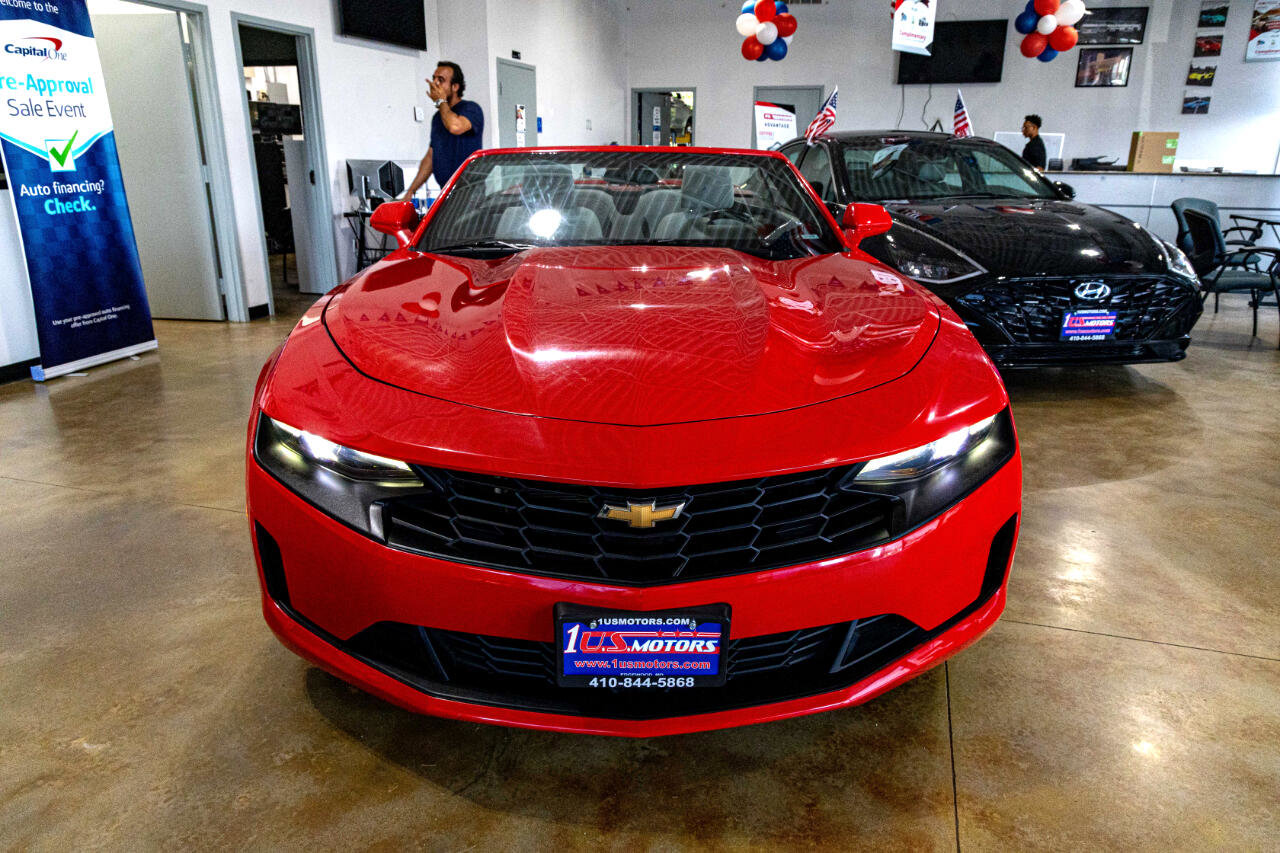 Used 2020 Chevrolet Camaro LT image 2