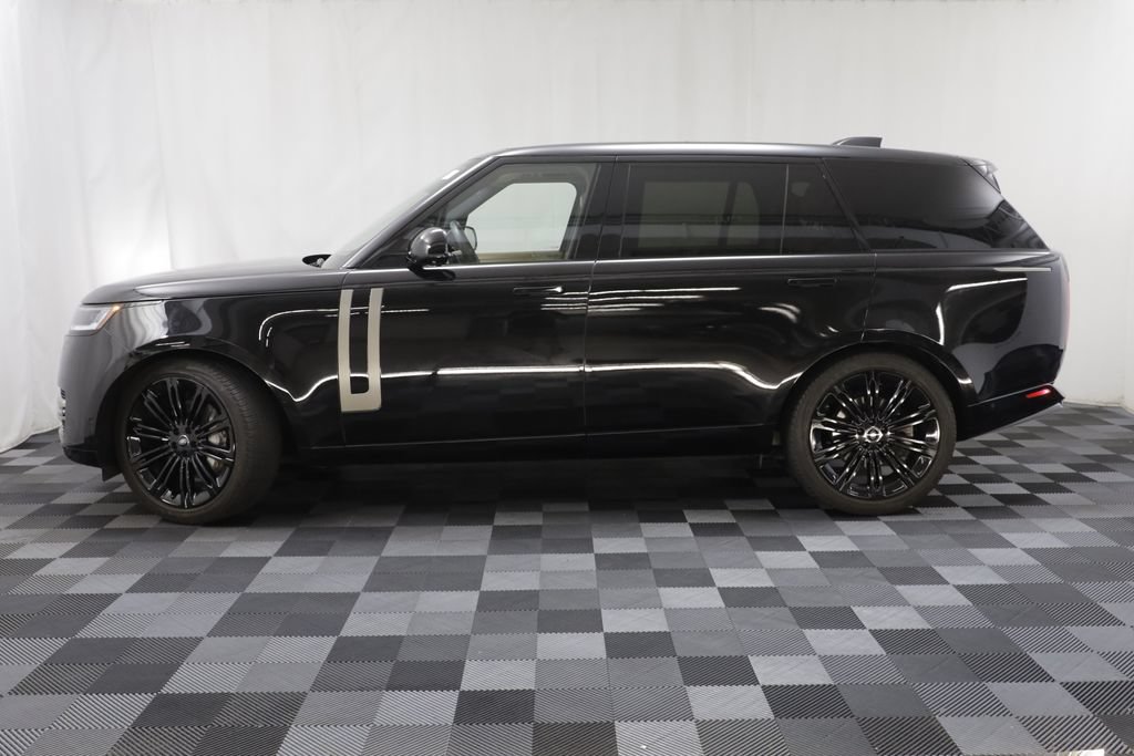 Used 2024 Land Rover Range Rover Long Wheelbase SE AWD/4WD image 4