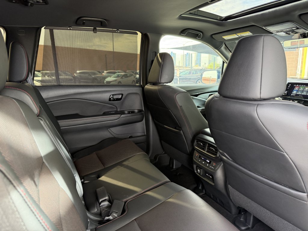 Used 2025 Honda Passport Black Edition image 39