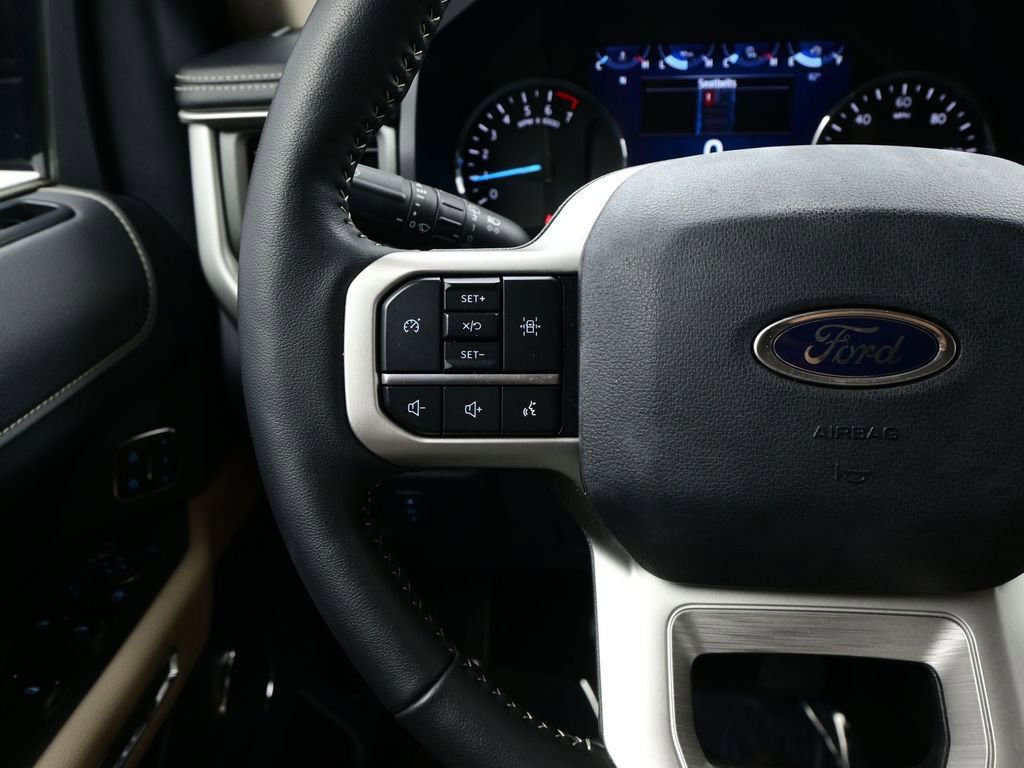 Used 2024 Ford Expedition XLT RWD image 14