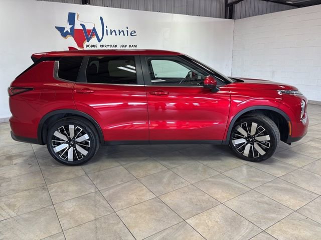 Used 2025 Mitsubishi Outlander SE FWD image 23