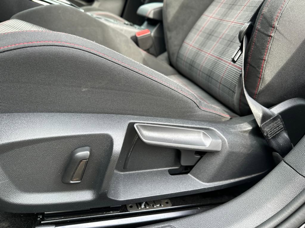 Certified 2024 Volkswagen GTI S image 4