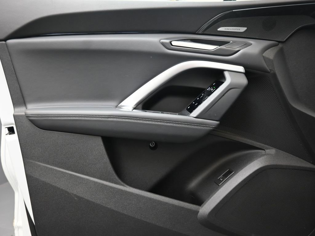 Used 2025 Audi Q5 Premium Plus w/ Premium Plus image 23