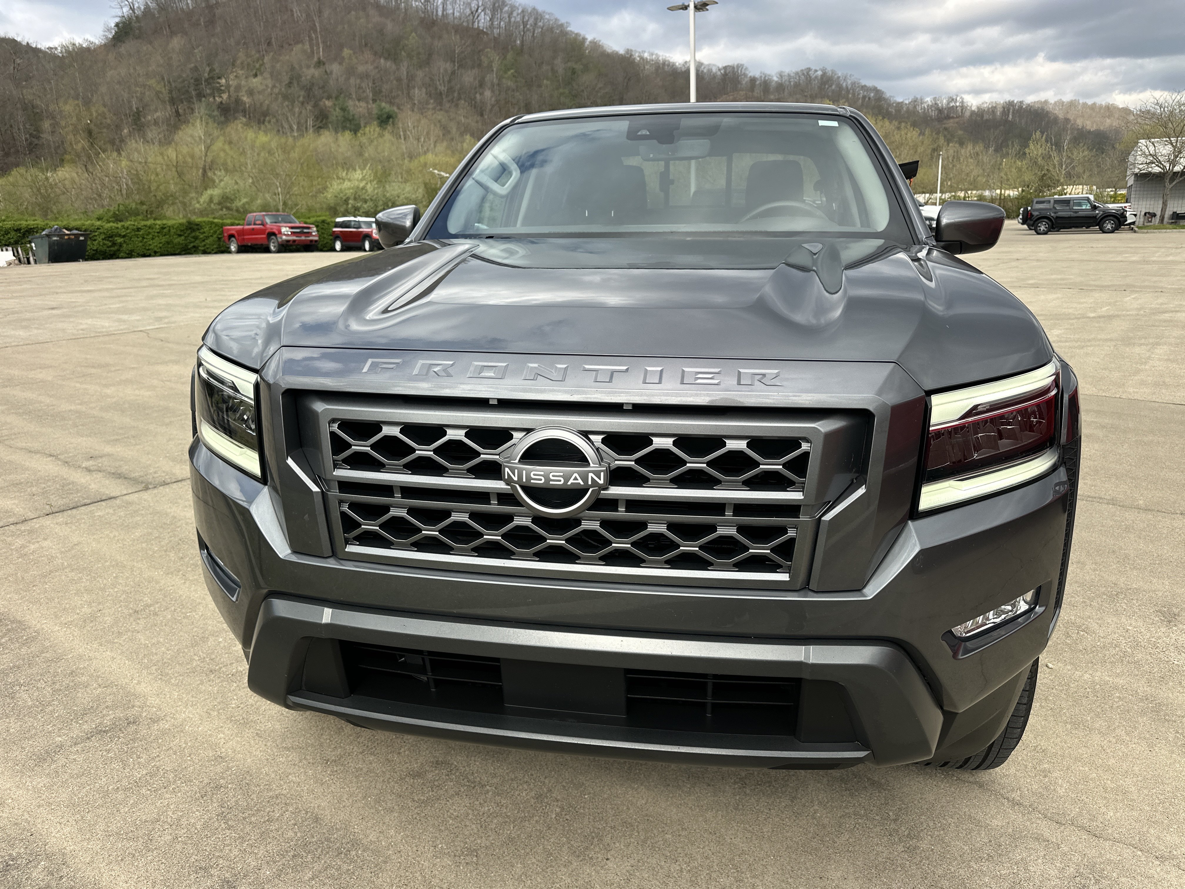 Used 2024 Nissan Frontier SL w/ Technology Package RWD image 6
