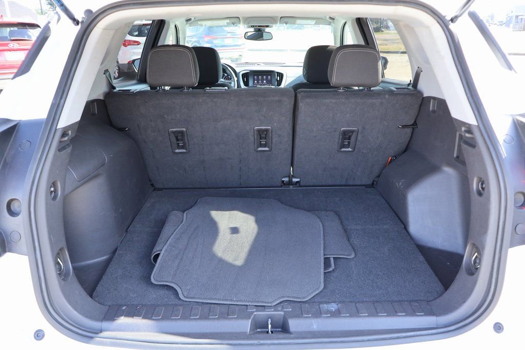 Used 2024 GMC Terrain SLE image 24