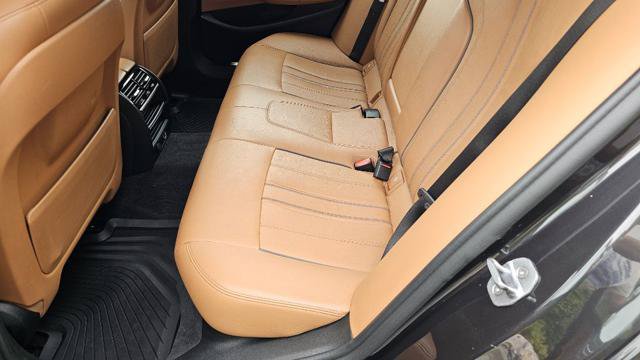 Used 2019 BMW 530e xDrive w/ Convenience Package AWD/4WD image 28