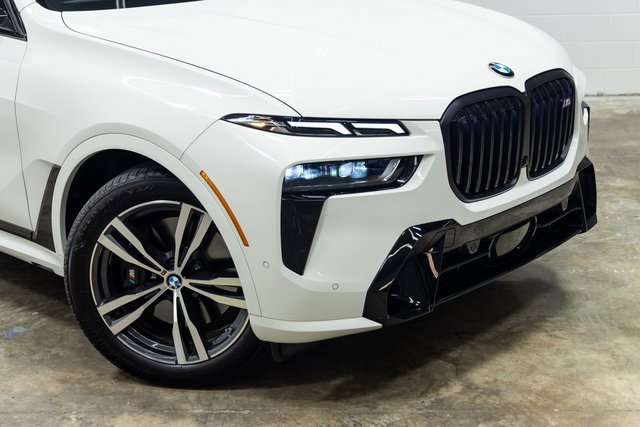 Certified 2025 BMW X7 M60i image 5