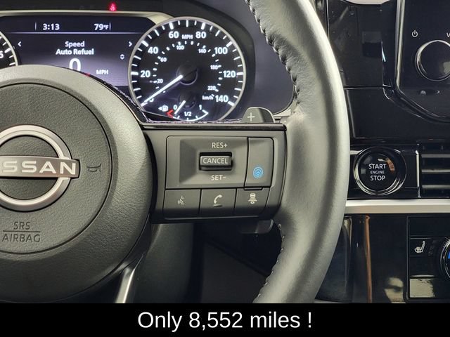 Used 2025 Nissan Pathfinder SL AWD/4WD image 28