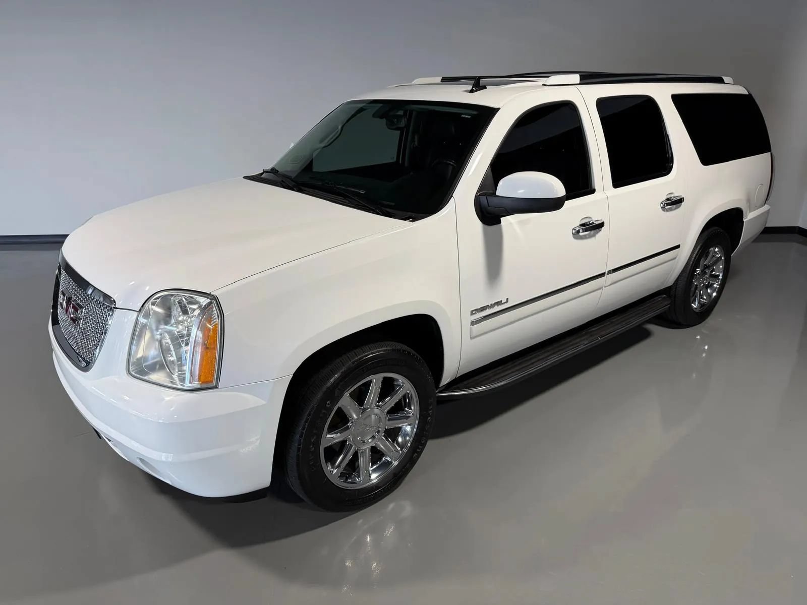 Used 2012 GMC Yukon XL Denali RWD image 48