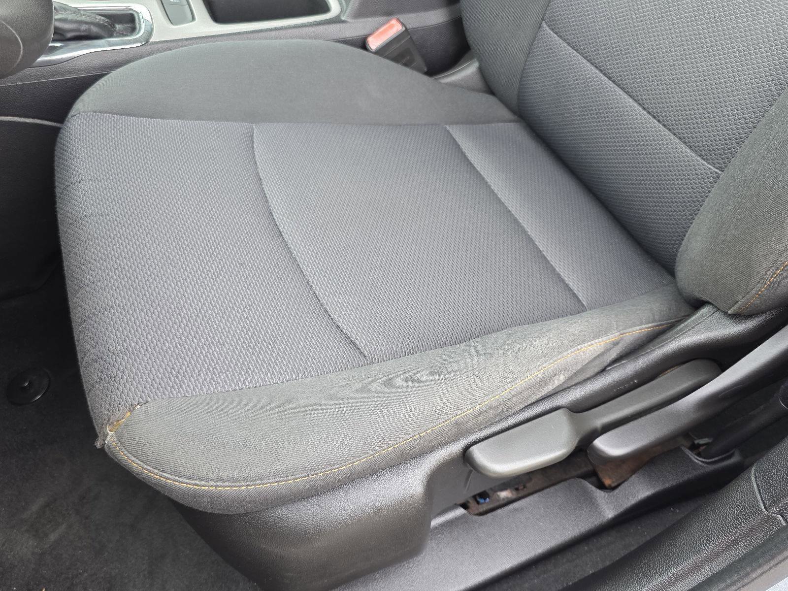 Used 2018 Chevrolet Cruze LS FWD image 28