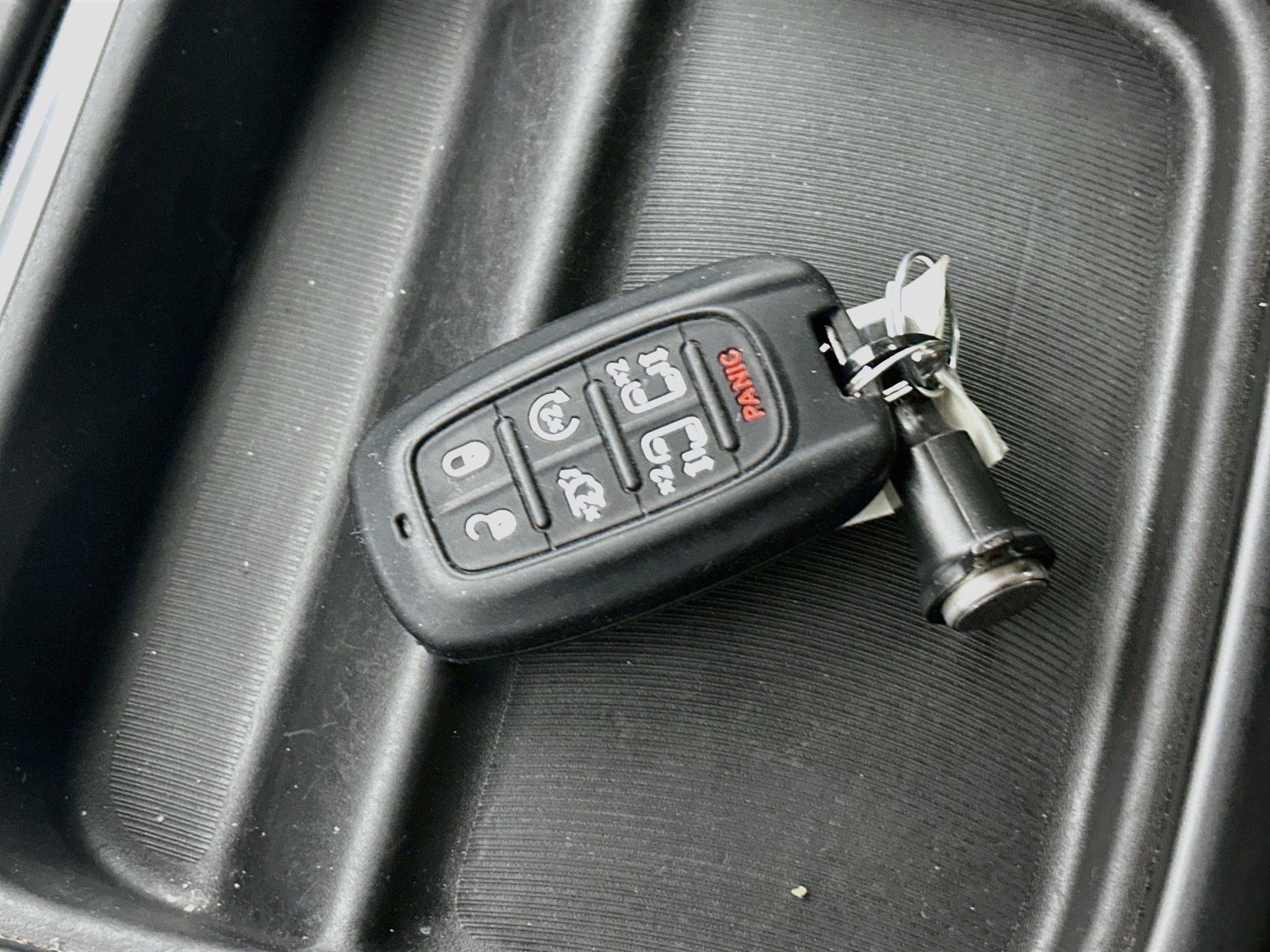 Used 2019 Chrysler Pacifica Touring-L FWD image 25