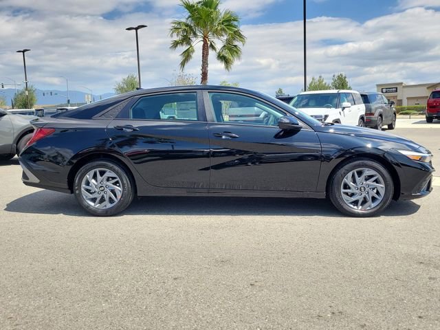 New 2026 Hyundai Elantra Blue image 24