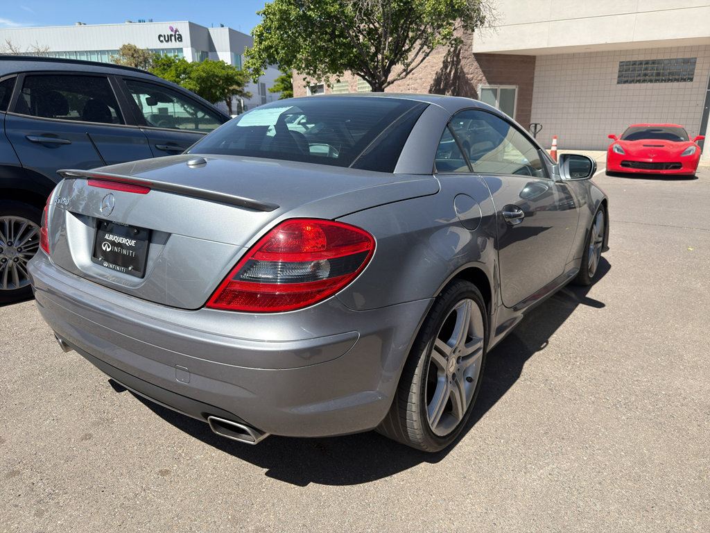 Used 2011 Mercedes-Benz SLK 350 image 5