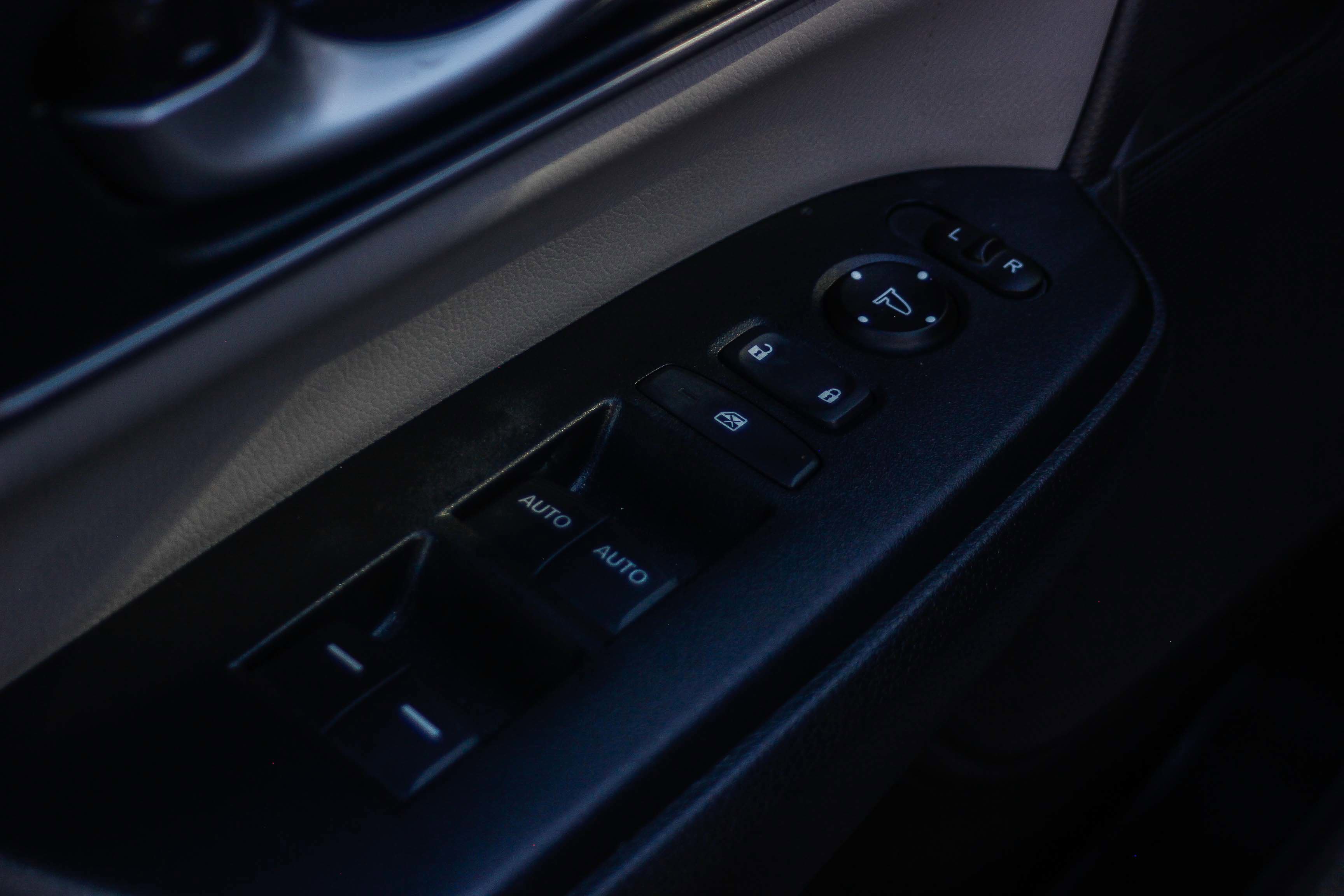 Used 2018 Honda CR-V Touring image 24