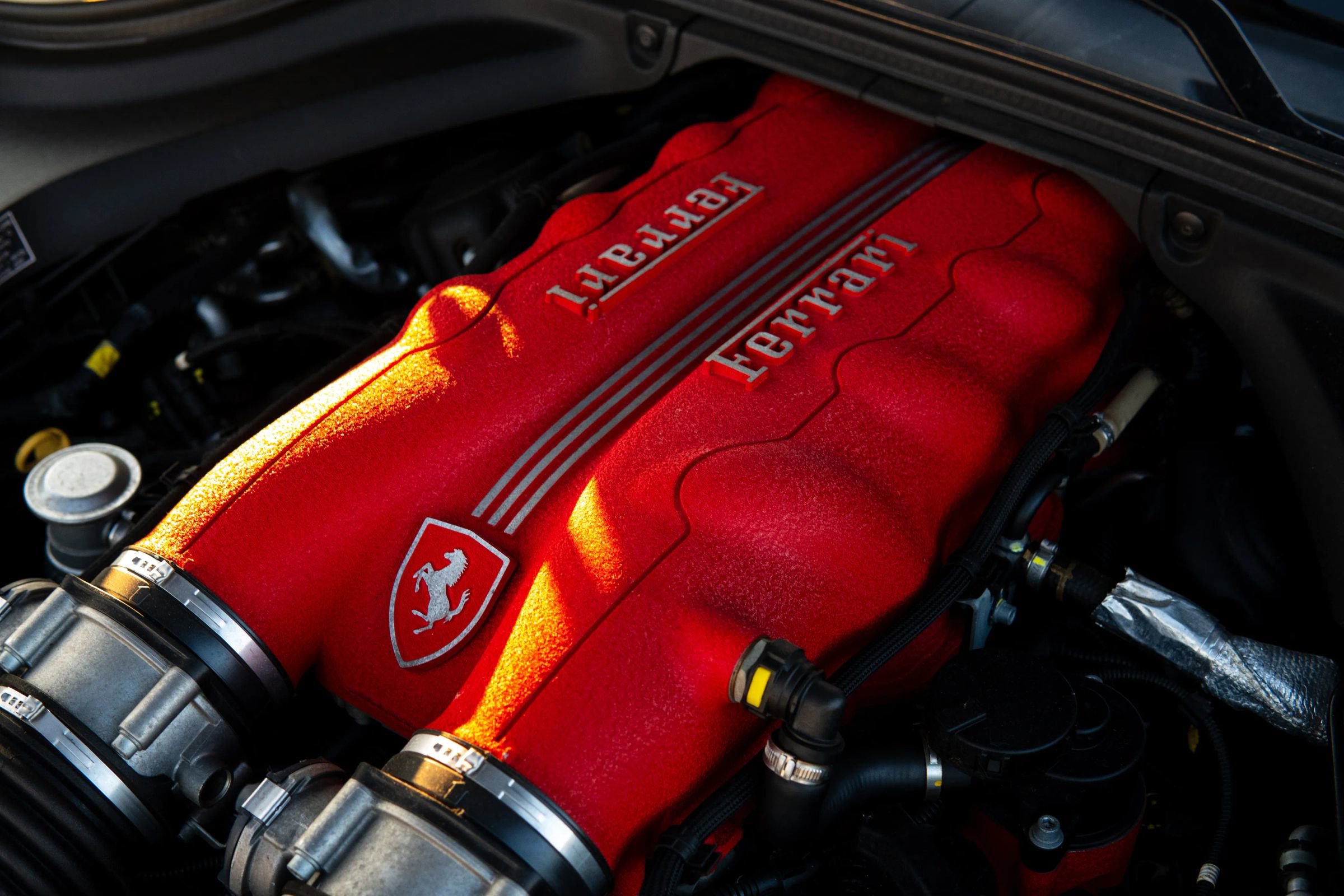 Used 2010 Ferrari California RWD image 25