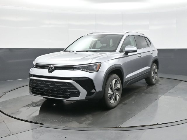 New 2026 Volkswagen Taos SE AWD/4WD image 3