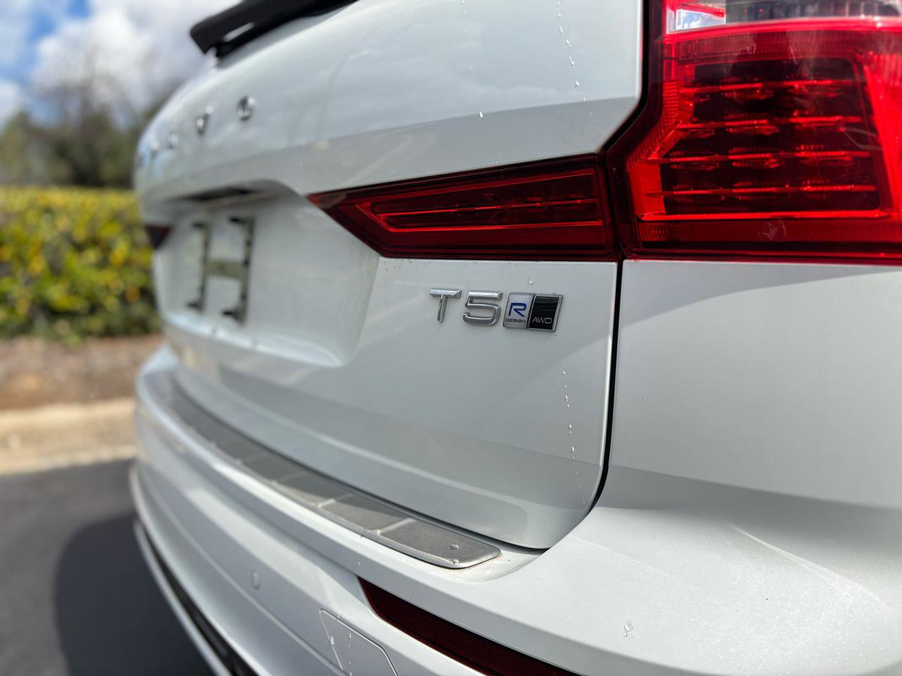 Used 2019 Volvo XC60 T5 R-Design w/ Protection Package Premier AWD/4WD image 8