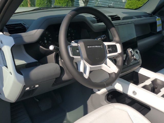 New 2026 Land Rover Defender 110 X-Dynamic SE AWD/4WD image 15
