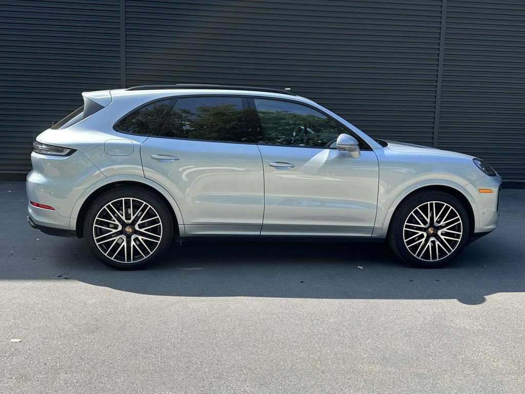 Certified 2026 Porsche Cayenne AWD/4WD image 6