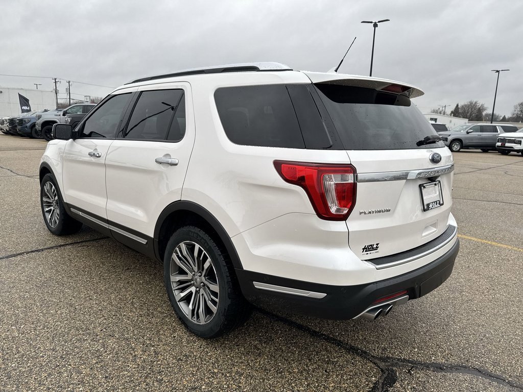 Used 2018 Ford Explorer Platinum image 3