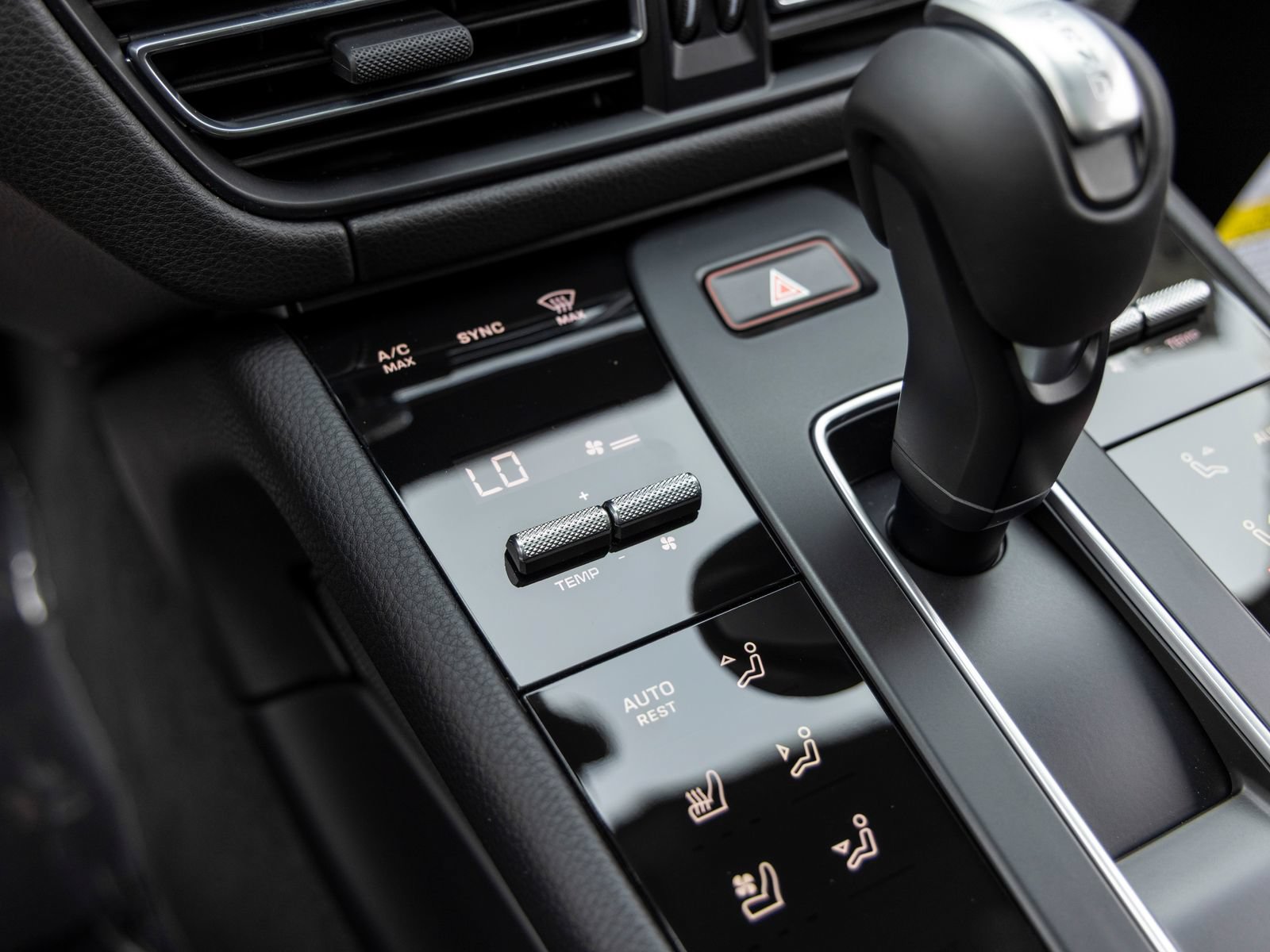 New 2026 Porsche Macan AWD/4WD image 45