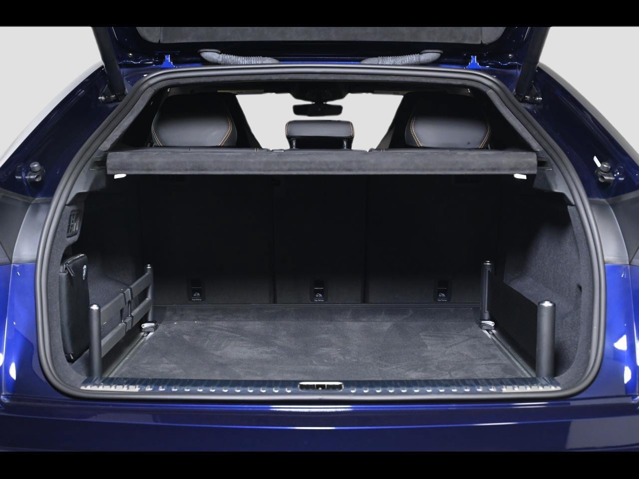 Used 2020 Lamborghini Urus AWD/4WD image 30