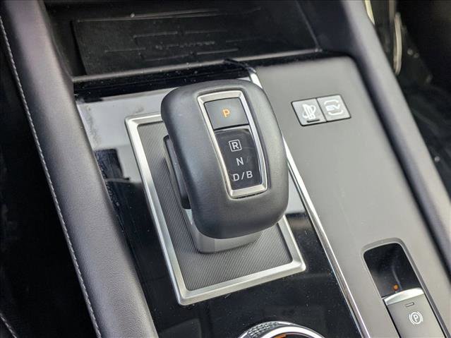 Used 2024 Mitsubishi Outlander 4WD Plug-In Hybrid image 12