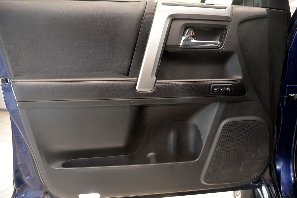 Used 2016 Toyota 4Runner Limited AWD/4WD image 14