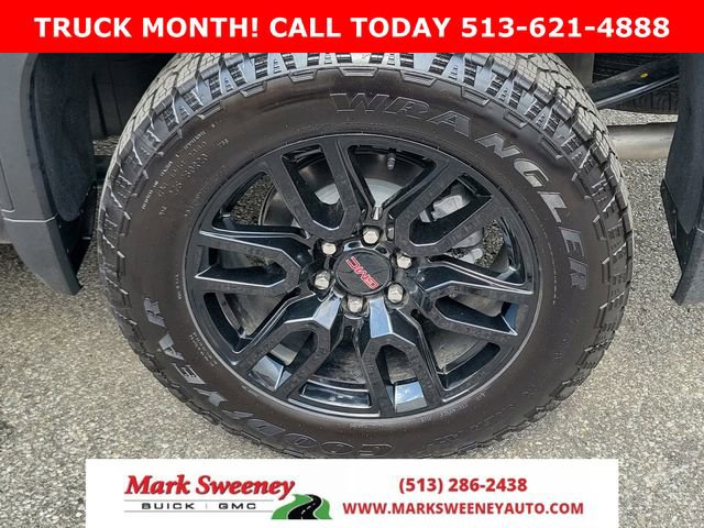 Used 2025 GMC Sierra 1500 Elevation w/ Elevation Premium Package image 5