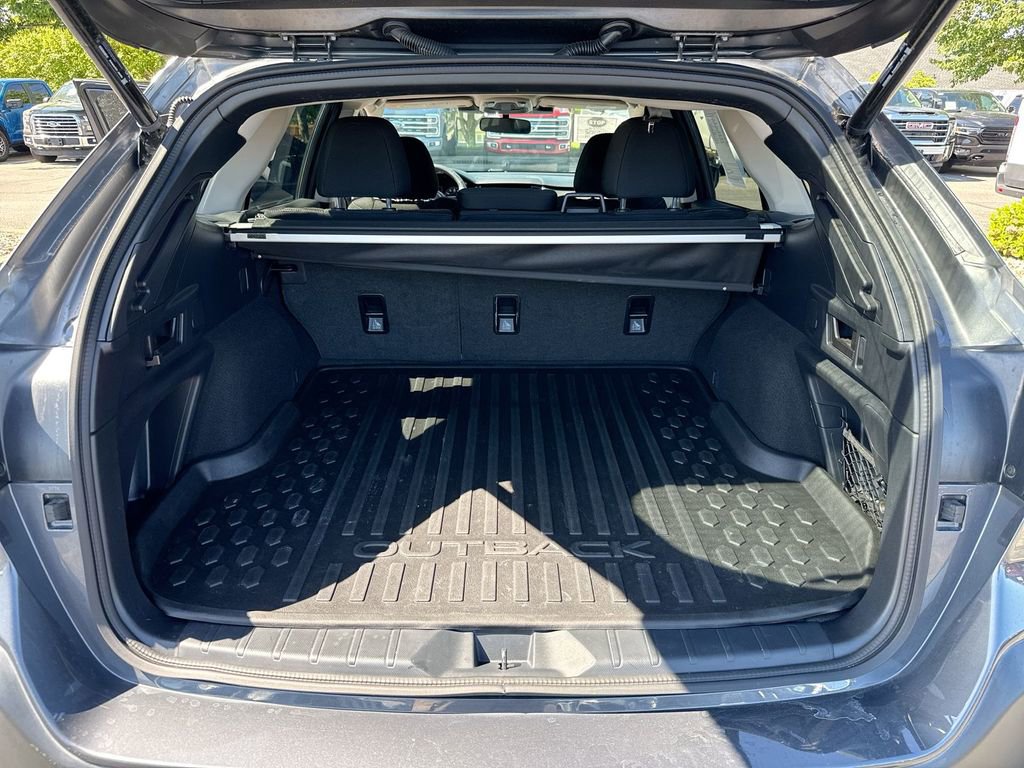 Used 2024 Subaru Outback Premium AWD/4WD image 23