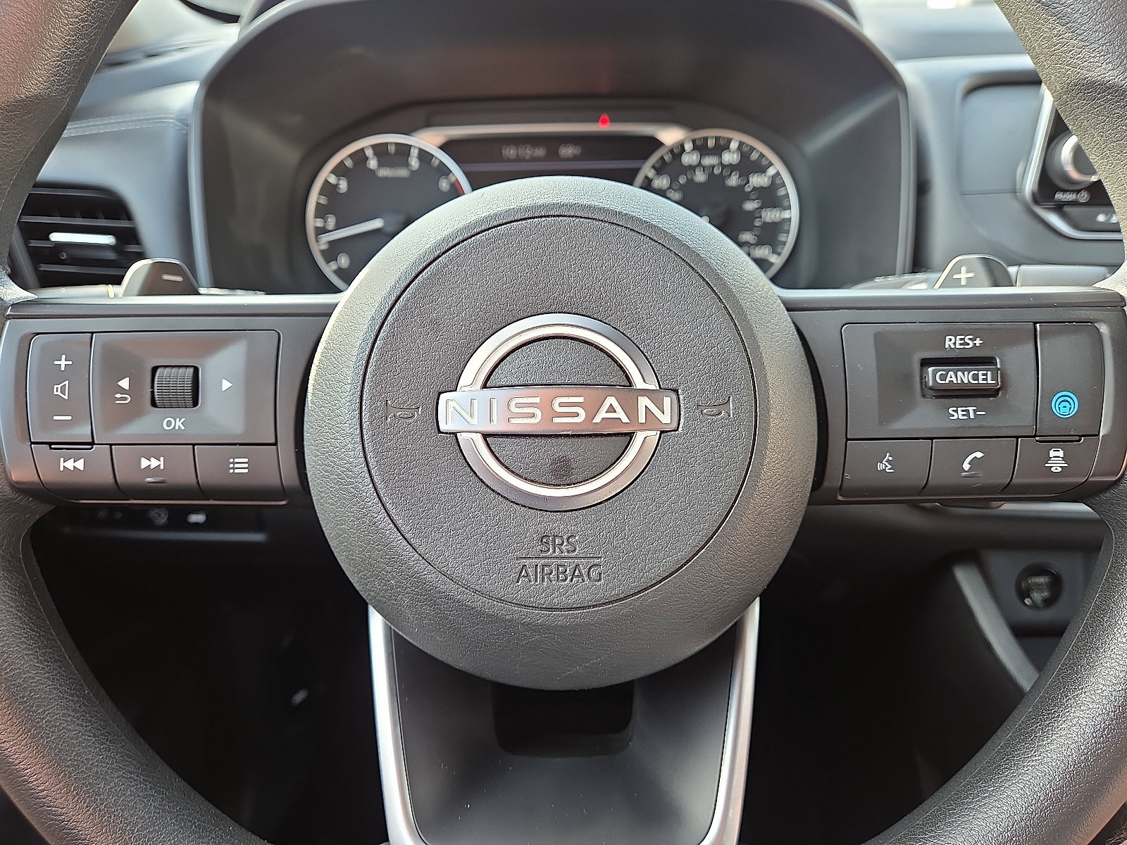 Used 2024 Nissan Rogue SV image 16