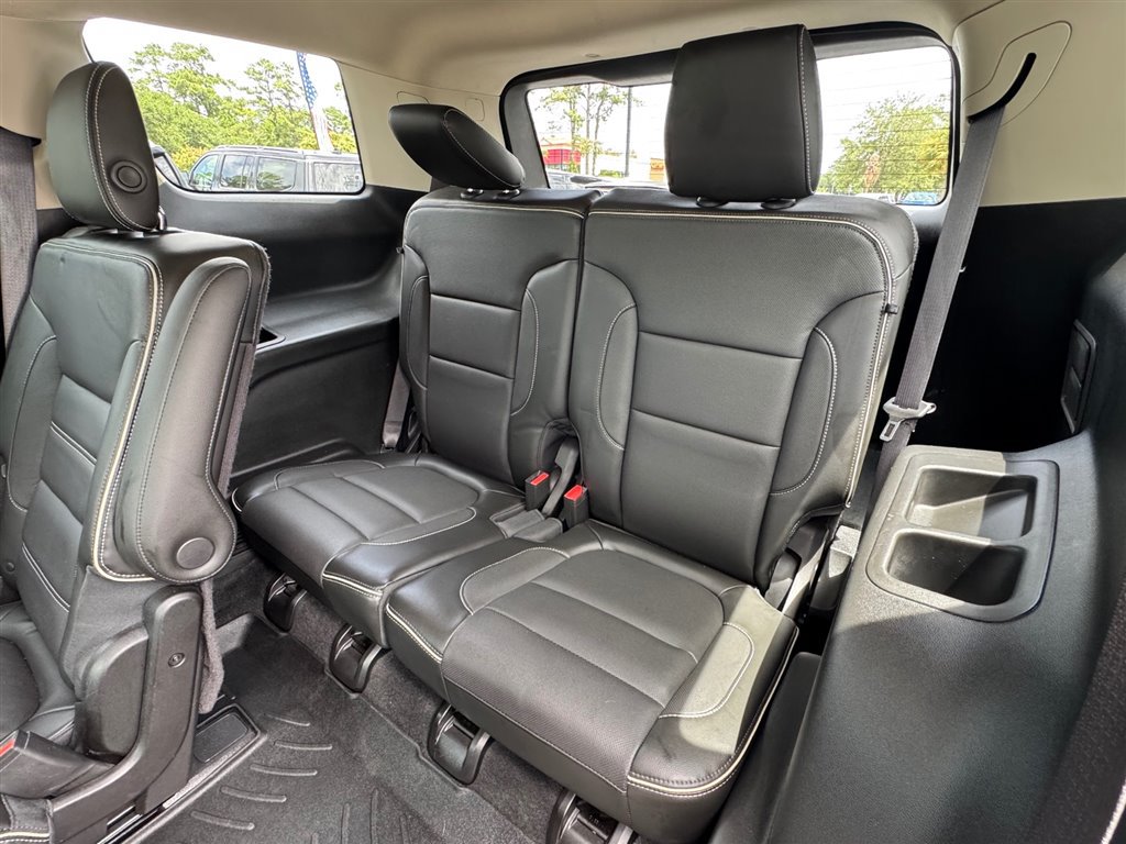 Used 2017 GMC Acadia Denali w/ Technology Package FWD image 22