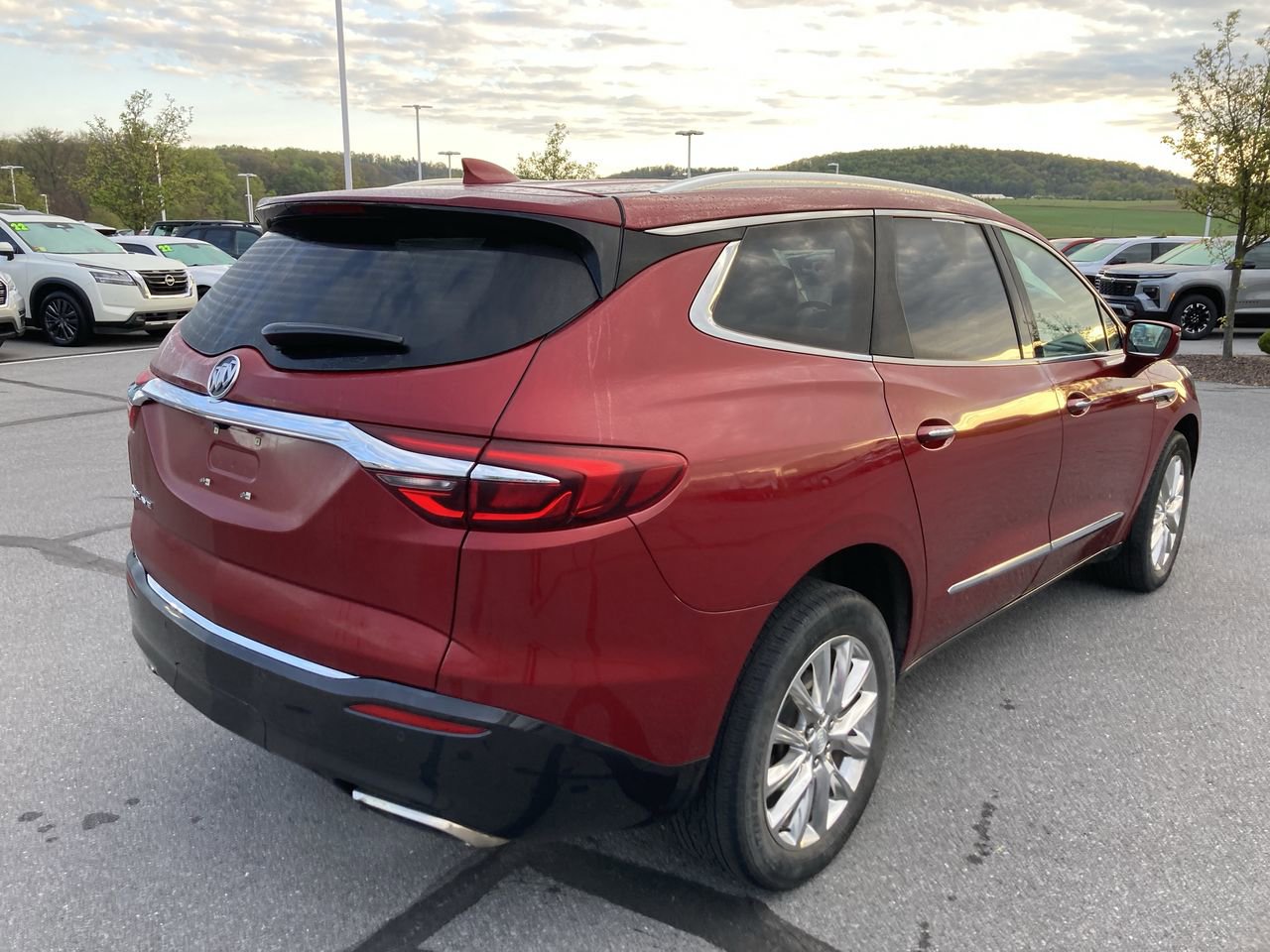 Used 2020 Buick Enclave Essence w/ Sound and Sites Package AWD/4WD image 7