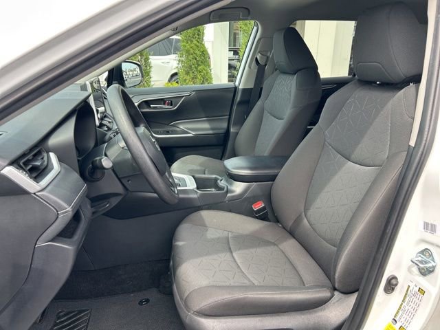 Used 2024 Toyota RAV4 XLE FWD image 21