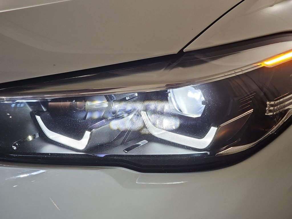 Used 2022 BMW X5 xDrive40i w/ M Sport Package AWD/4WD image 33