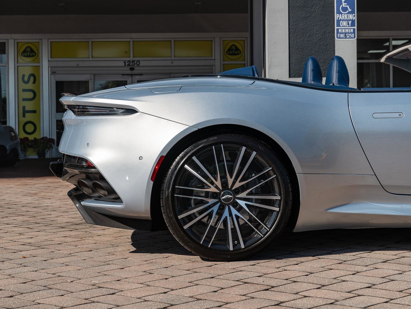 Used 2020 Aston Martin DBS Superleggera Volante image 9