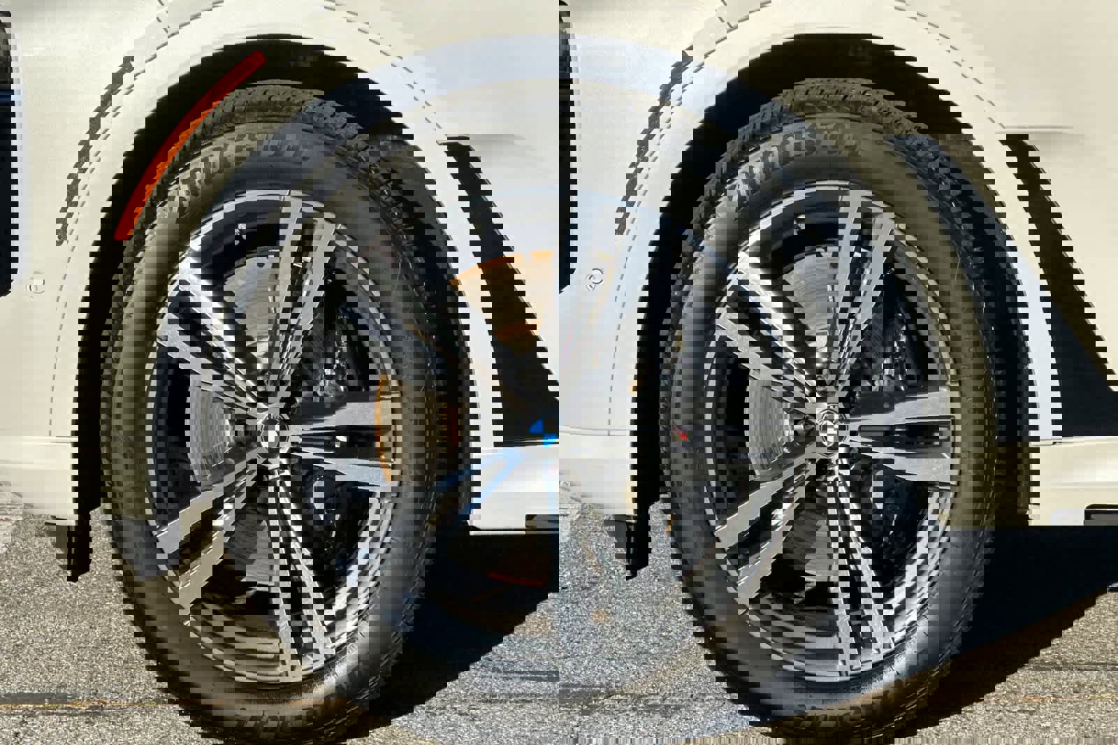 Used 2025 BMW X7 xDrive40i w/ Executive Package image 33