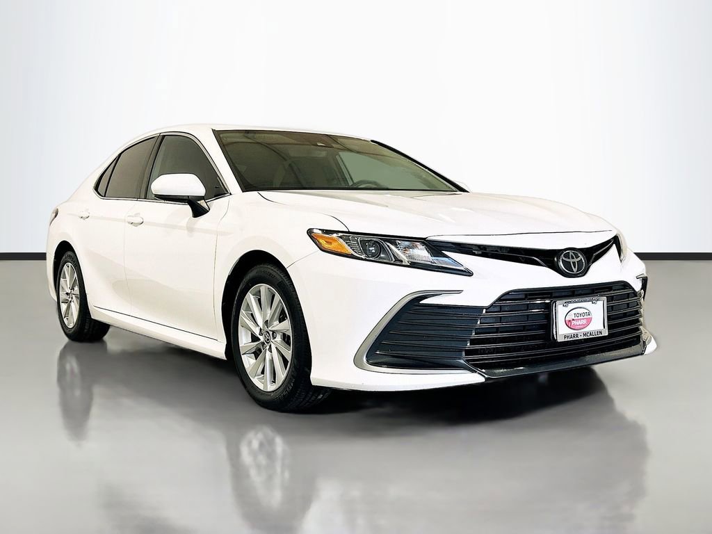 Used 2023 Toyota Camry LE FWD image 3