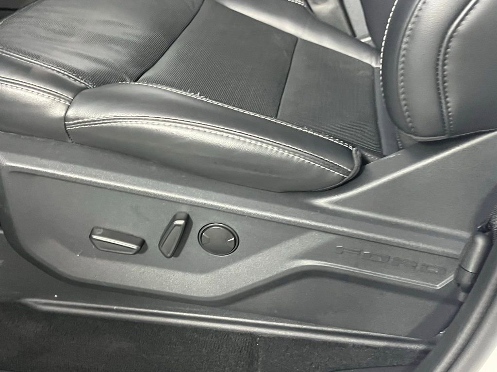 Used 2025 Ford Expedition Platinum image 23
