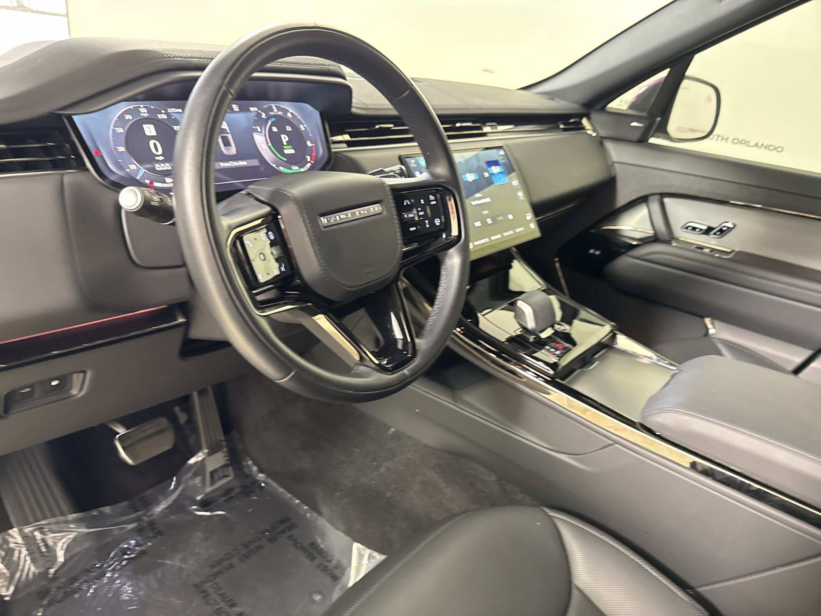 Used 2025 Land Rover Range Rover Sport Dynamic SE AWD/4WD image 23