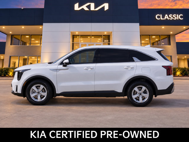 Certified 2025 Kia Sorento LX FWD image 3